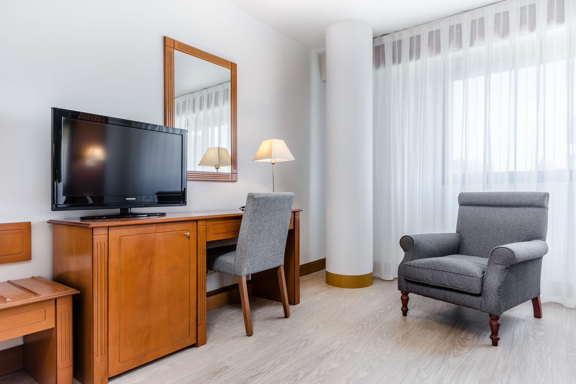 Exe Campus Otel Cerdanyola del Valles Dış mekan fotoğraf
