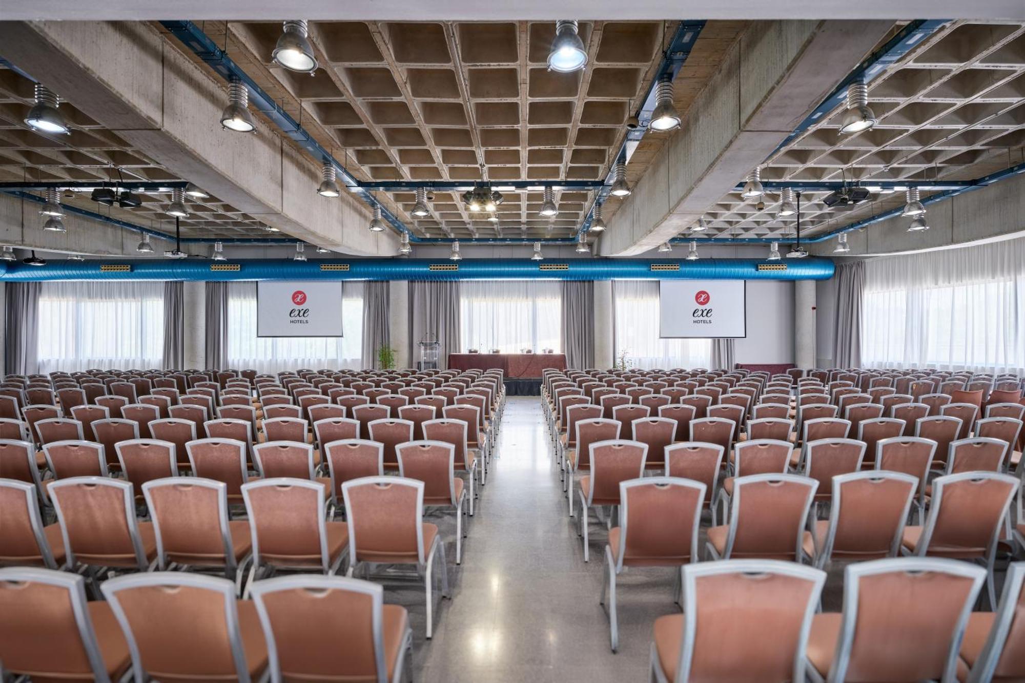 Exe Campus Otel Cerdanyola del Valles Dış mekan fotoğraf