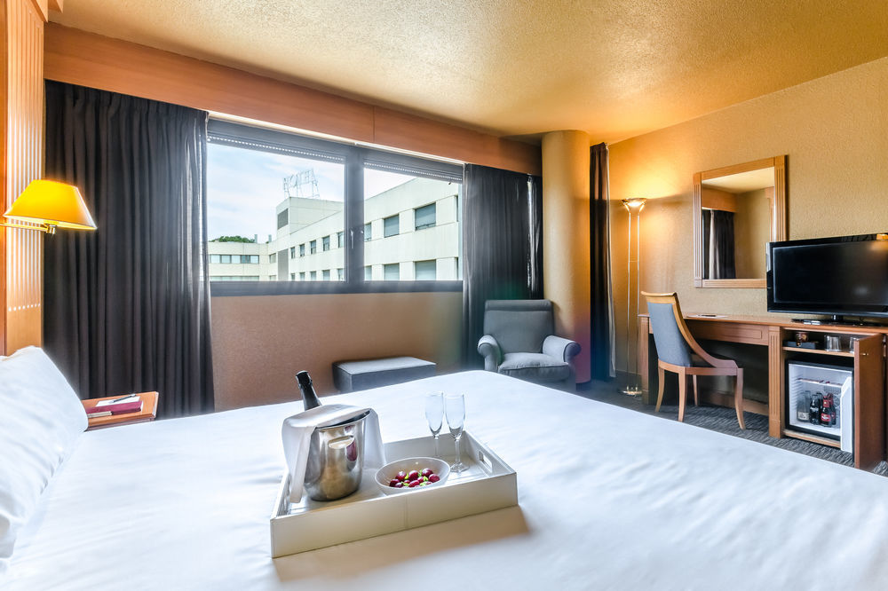 Exe Campus Otel Cerdanyola del Valles Dış mekan fotoğraf