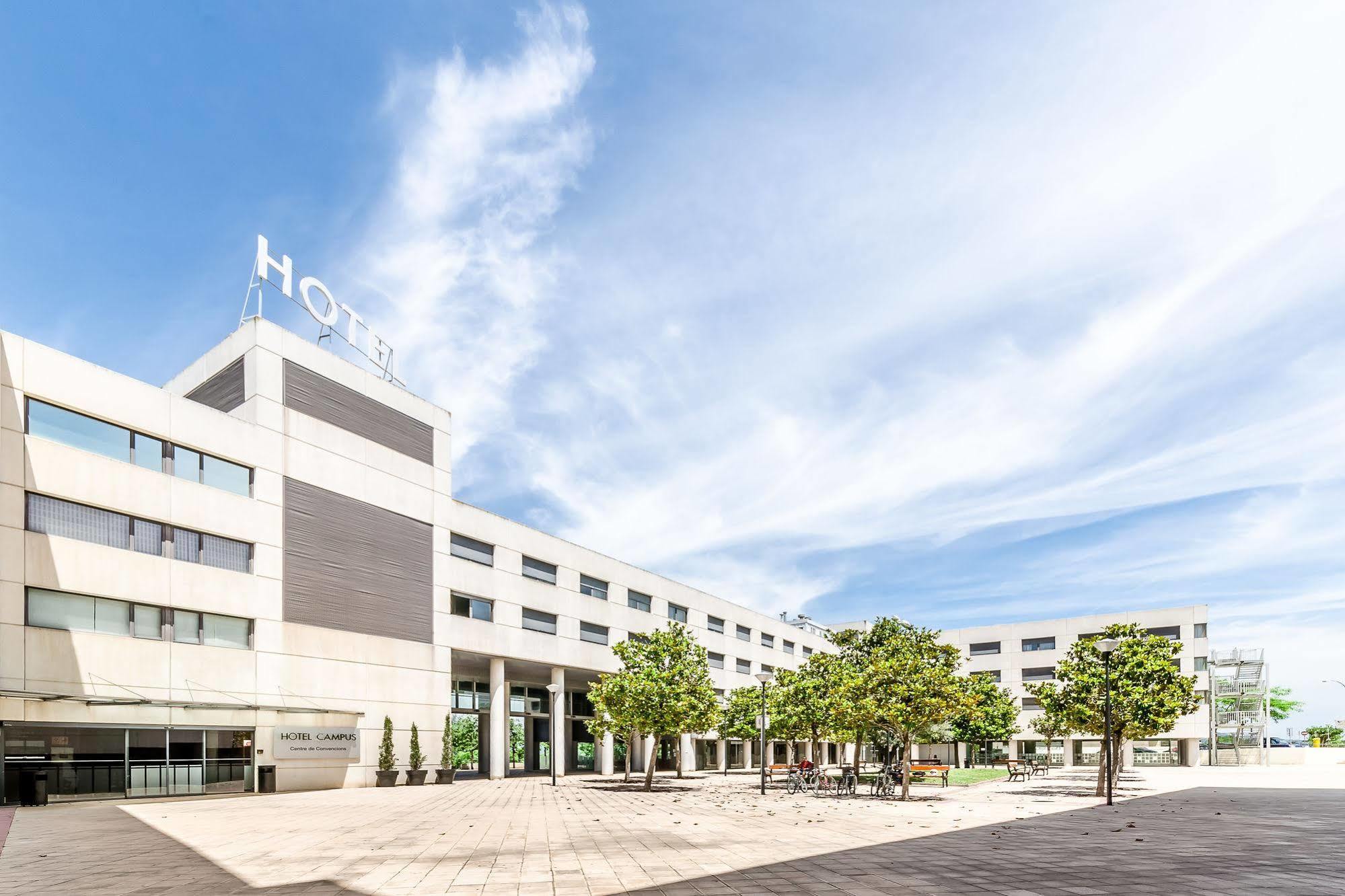 Exe Campus Otel Cerdanyola del Valles Dış mekan fotoğraf