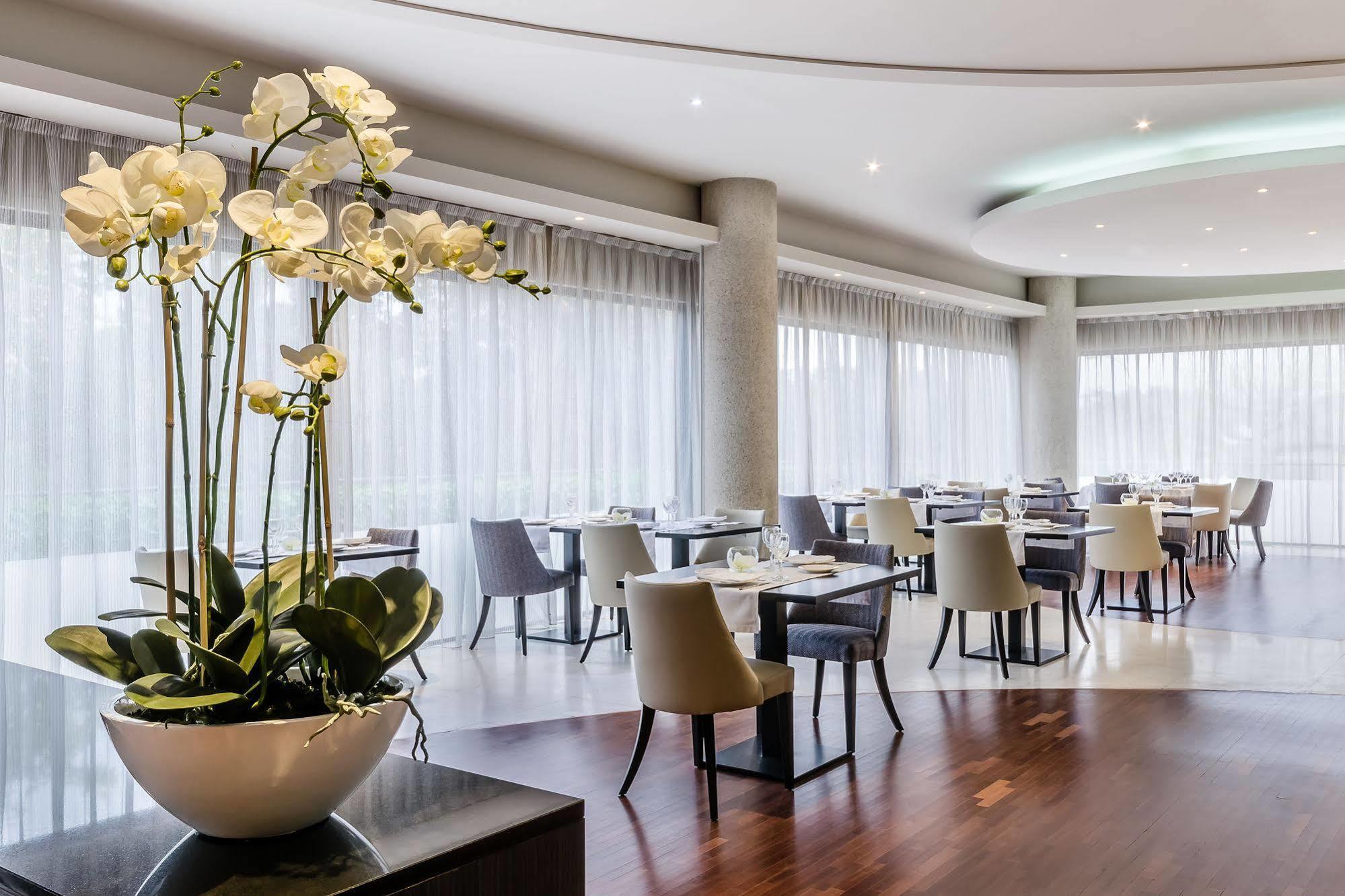 Exe Campus Otel Cerdanyola del Valles Dış mekan fotoğraf