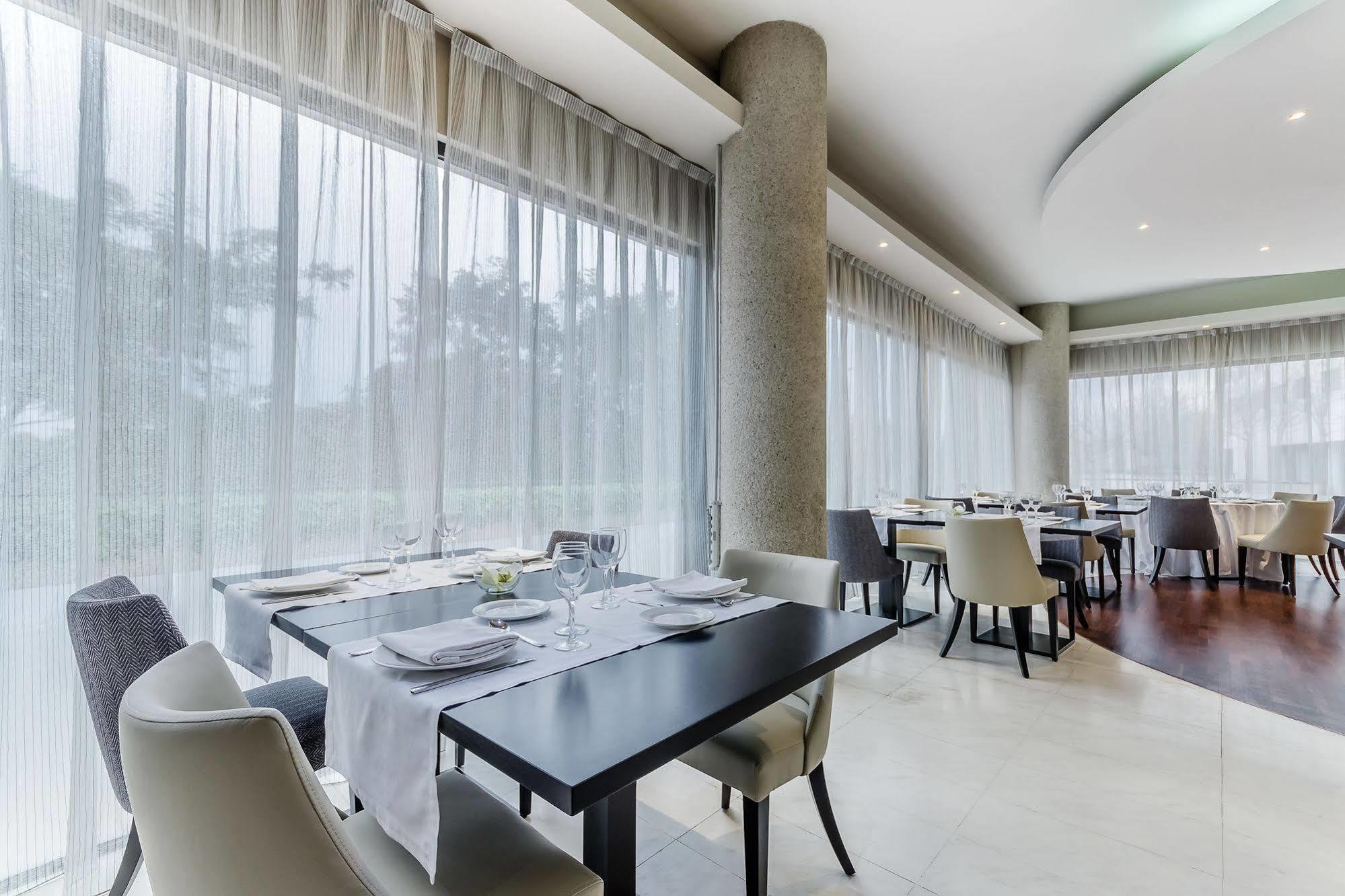 Exe Campus Otel Cerdanyola del Valles Dış mekan fotoğraf